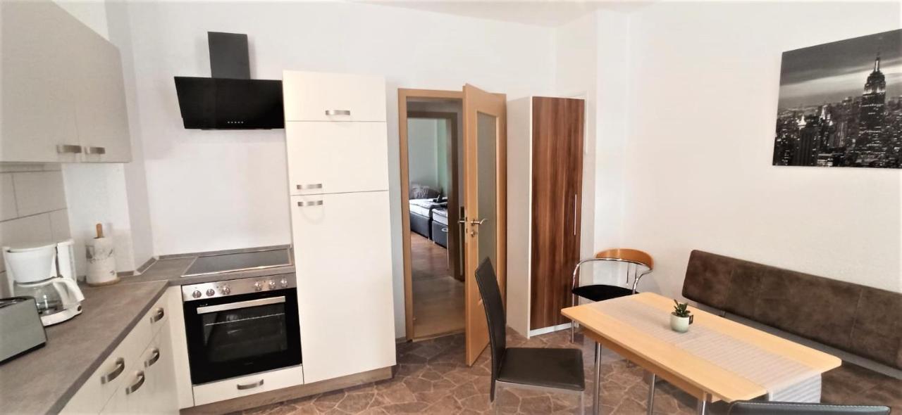 Apartment Fuer Bis Zu 7 Personen Mit Balkon Halberstadt Ngoại thất bức ảnh